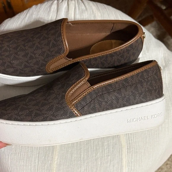 Michael Kors Patterned Brown Slip-On Loafers - Picture 3 of 8